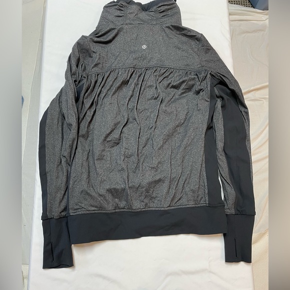 Lululemon reversible jacket - Picture 3 of 6